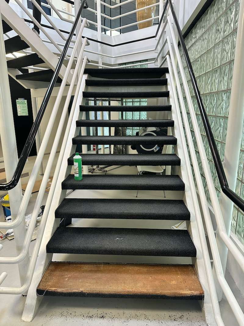 Trap bekleed met Tapijt